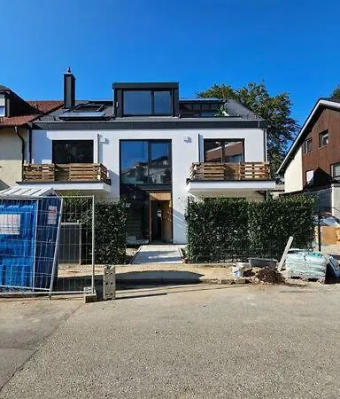 Neubau Stilvolle Dachgeschoss City Apartment München